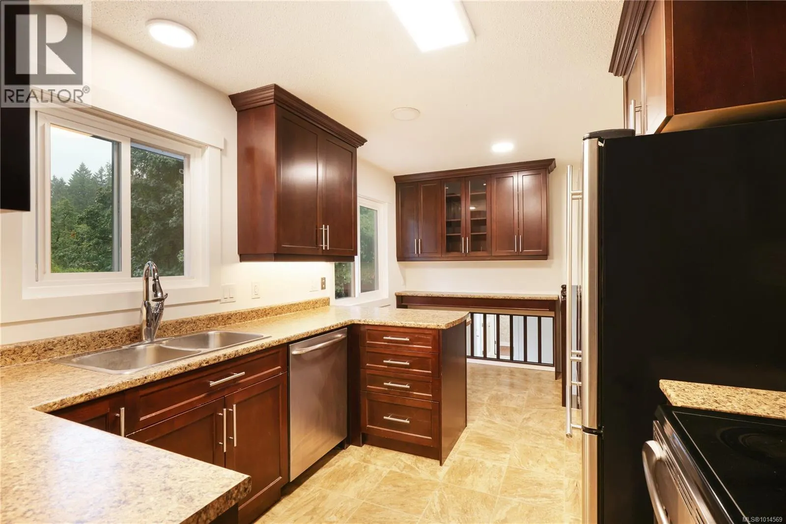 4513 Glenside Cres