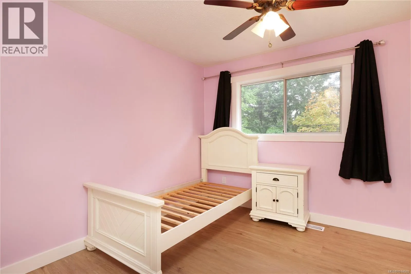 4513 Glenside Cres