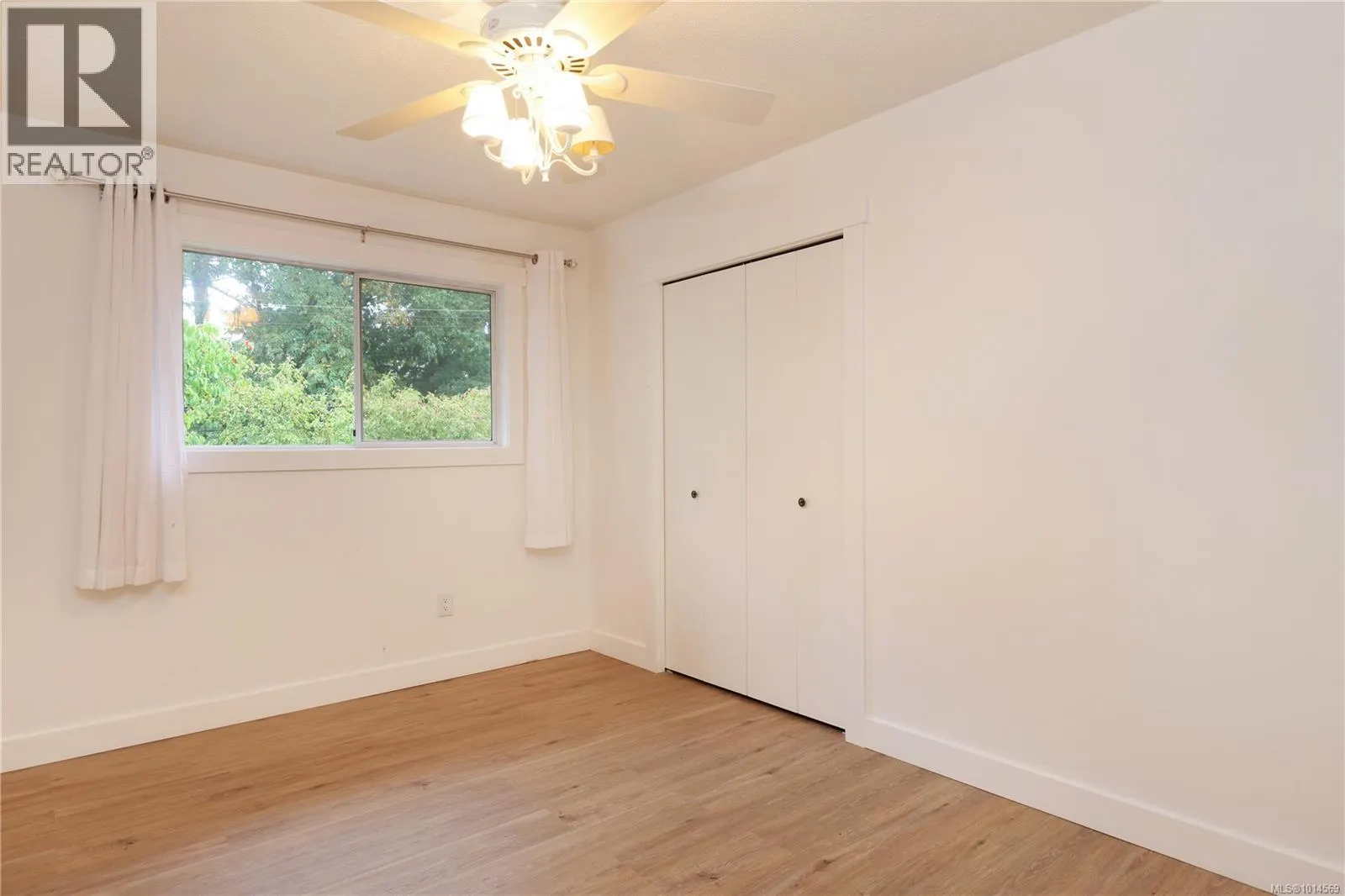 4513 Glenside Cres