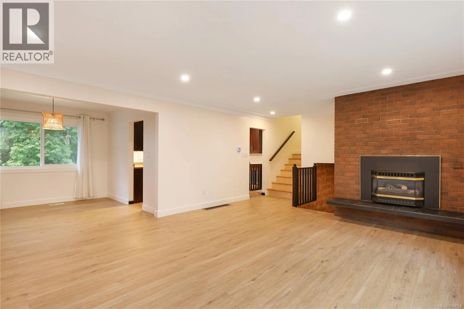 4513 Glenside Cres