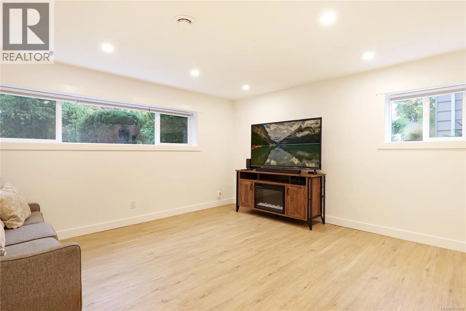 4513 Glenside Cres