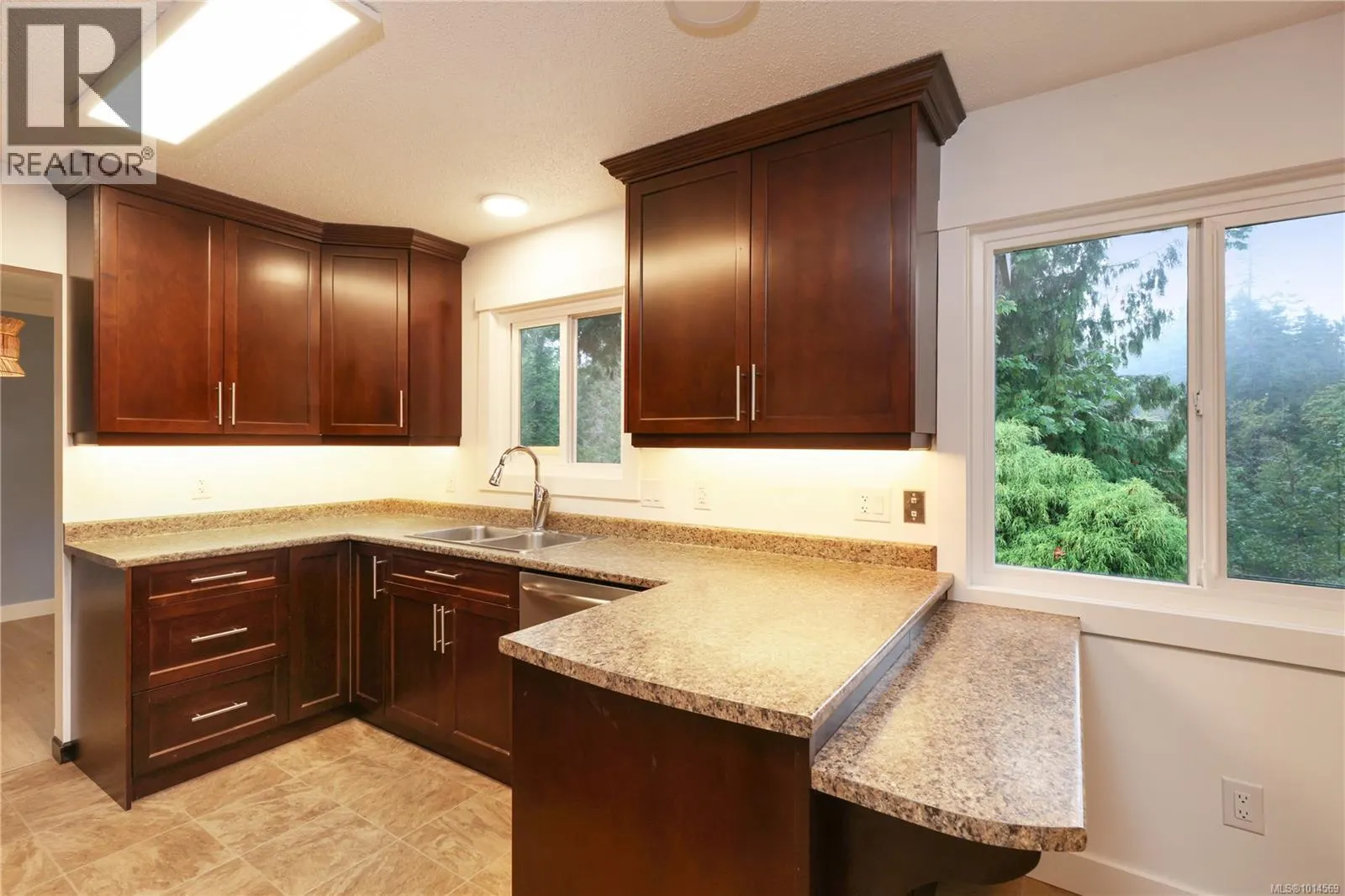 4513 Glenside Cres