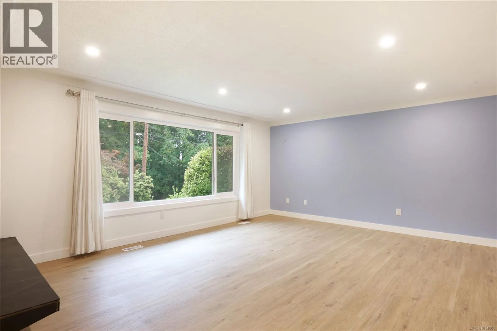 4513 Glenside Cres