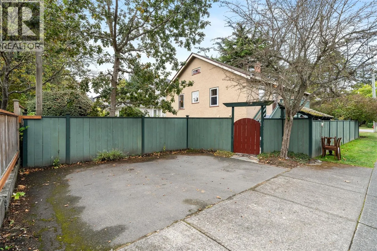 985 Island Rd