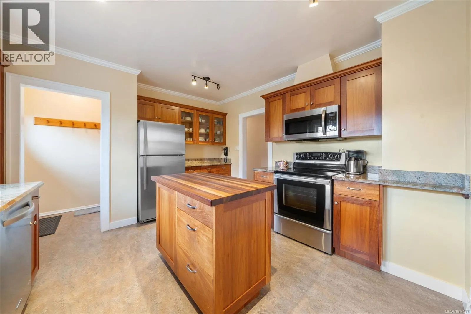 985 Island Rd