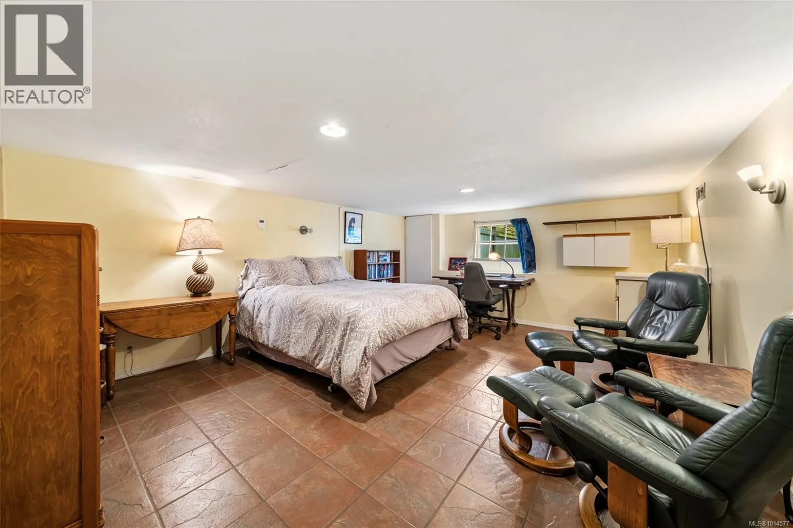 985 Island Rd