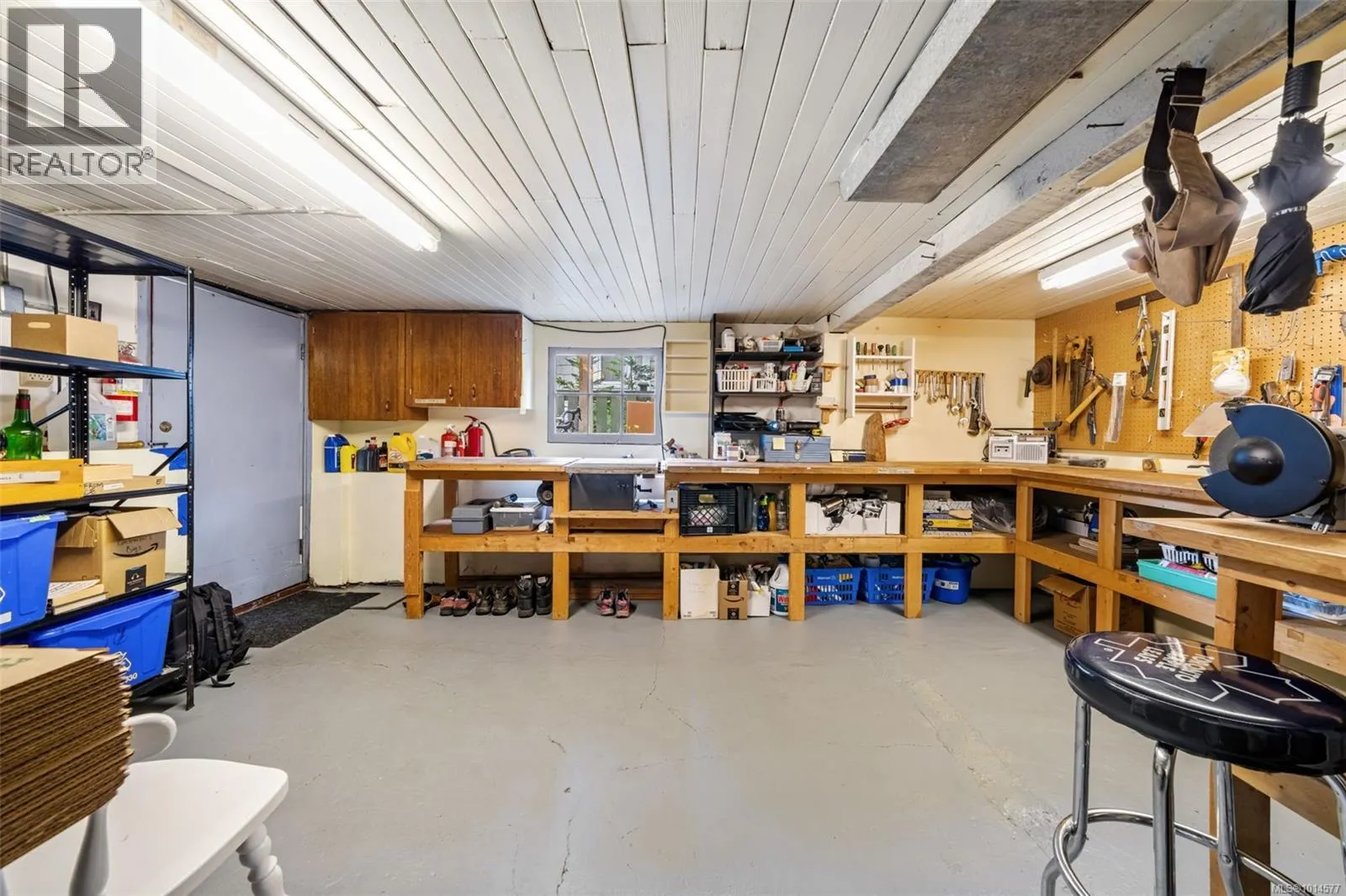 985 Island Rd