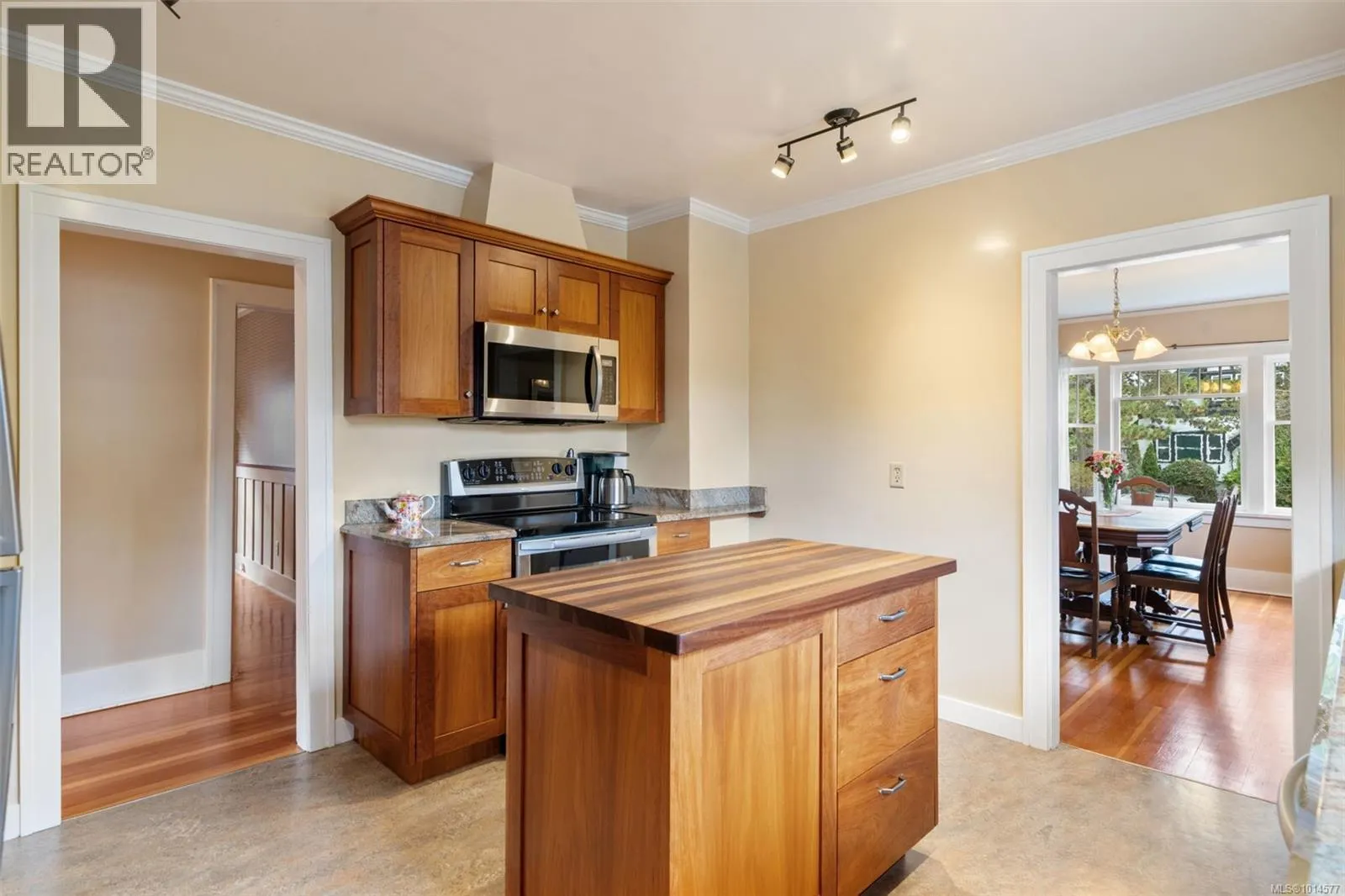 985 Island Rd