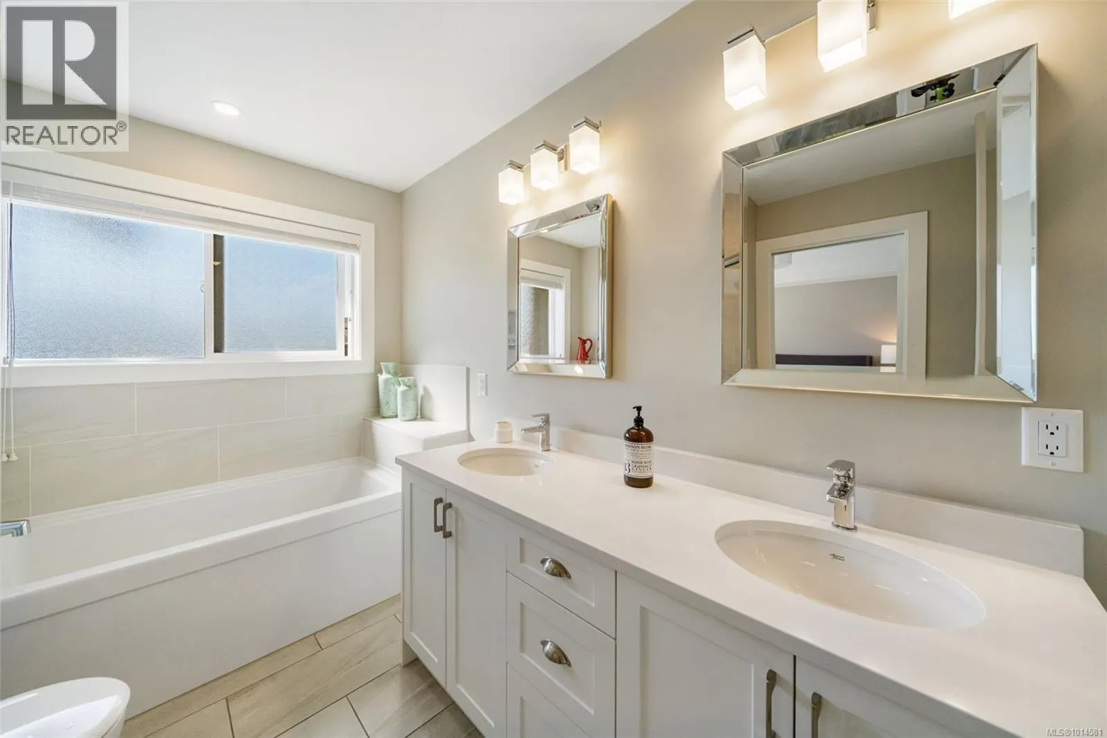 1128 Smokehouse Cres