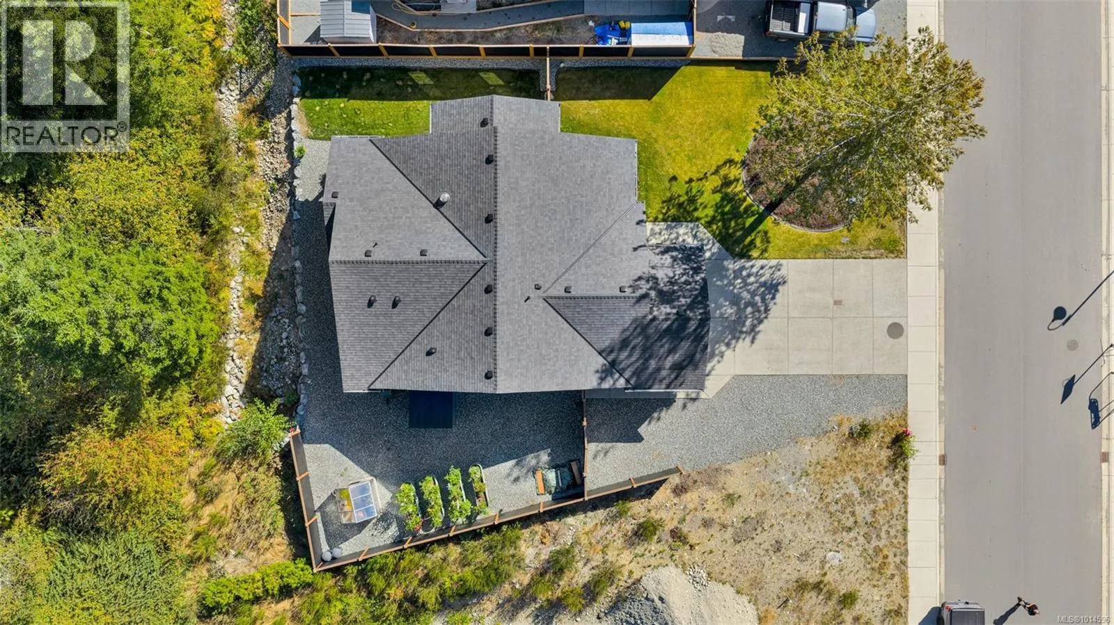 129 Edgewood Dr