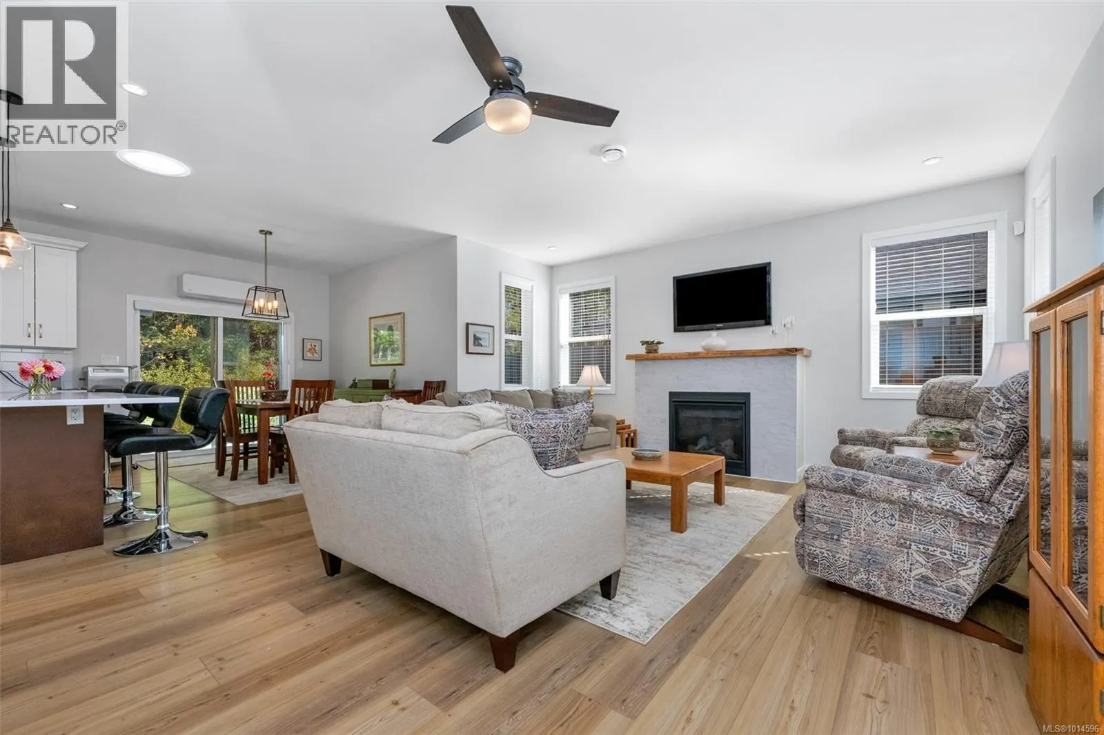 129 Edgewood Dr