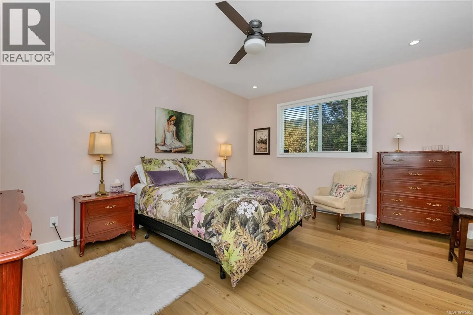 129 Edgewood Dr