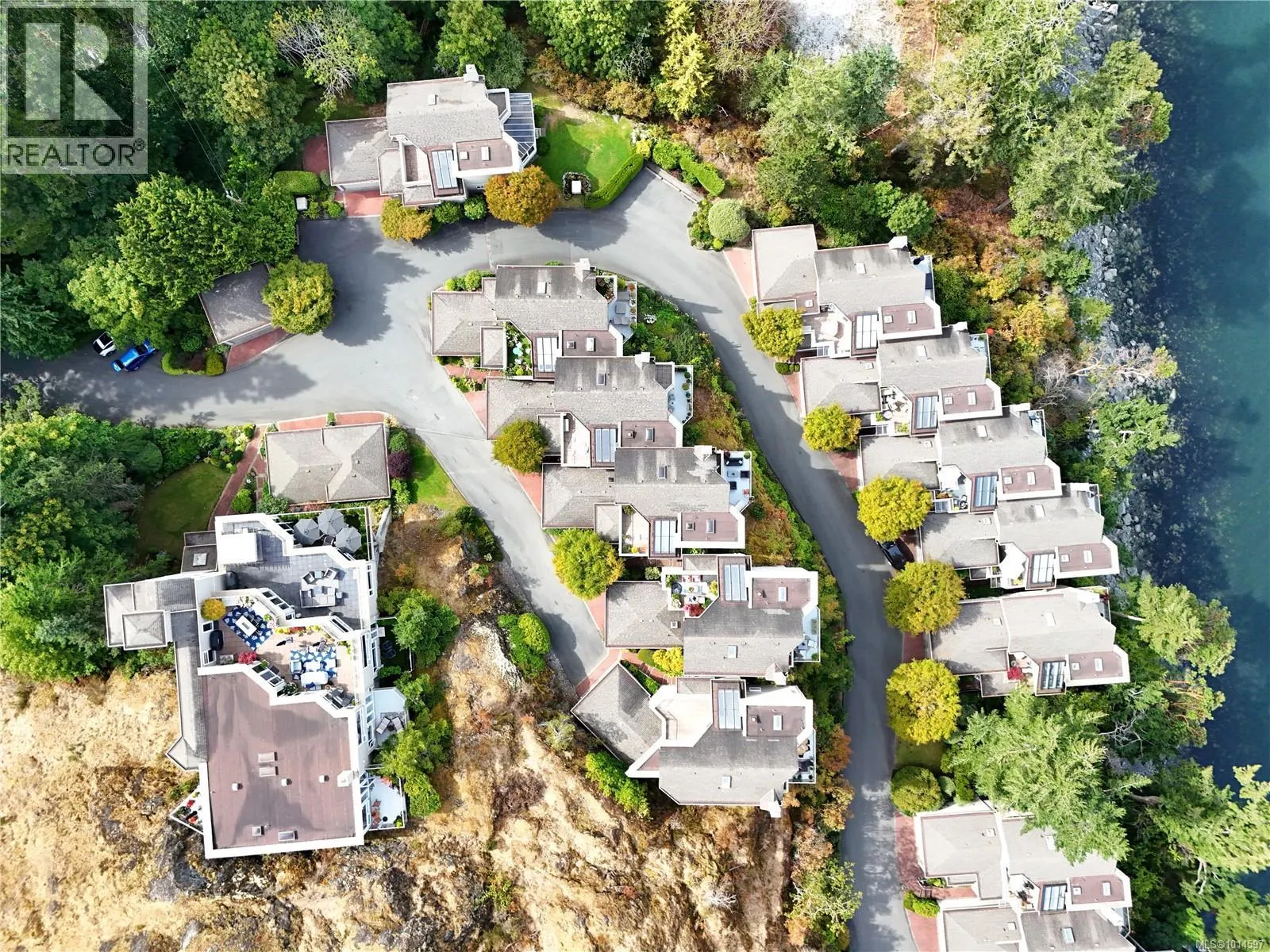 7 4771 Cordova Bay Rd