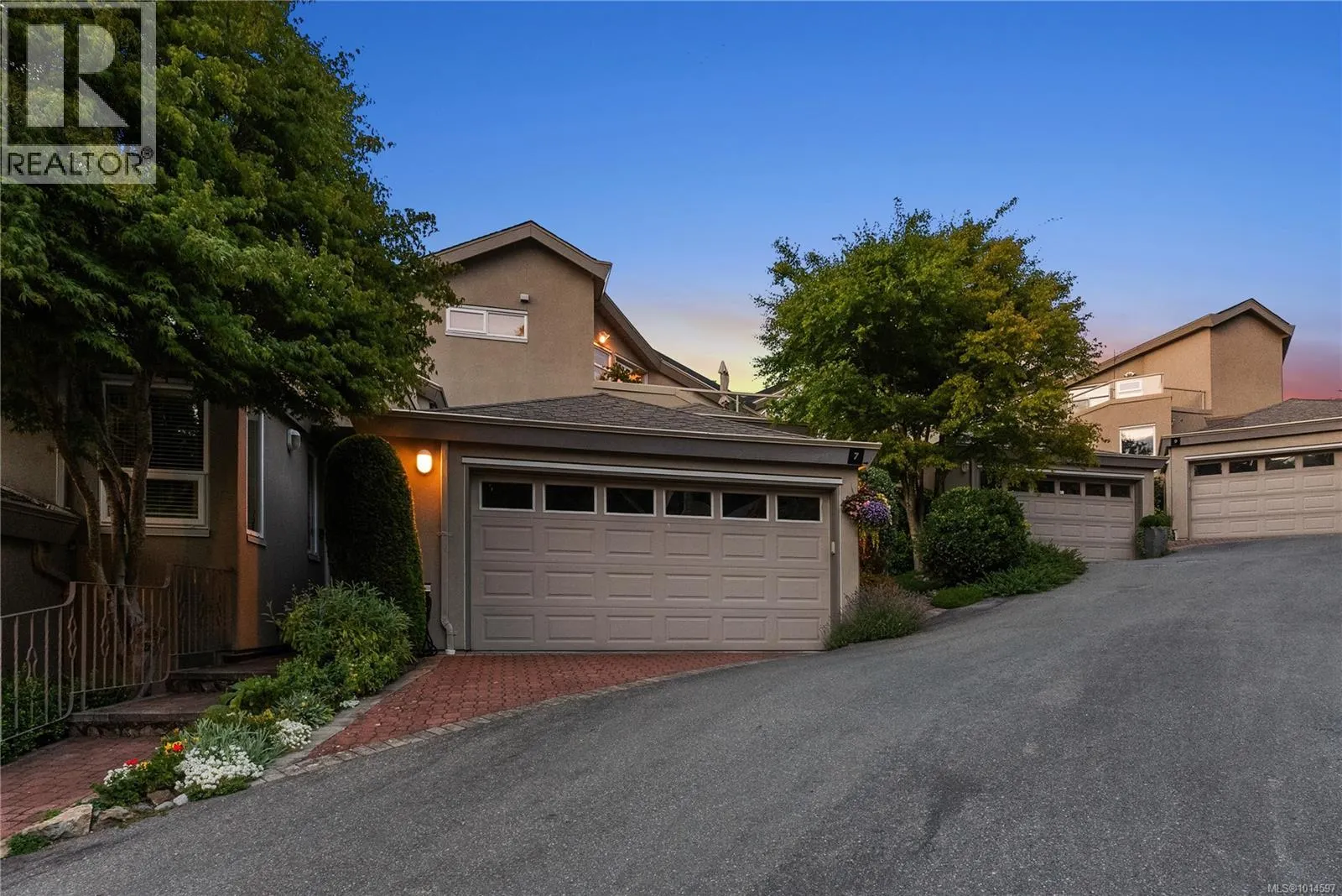 7 4771 Cordova Bay Rd
