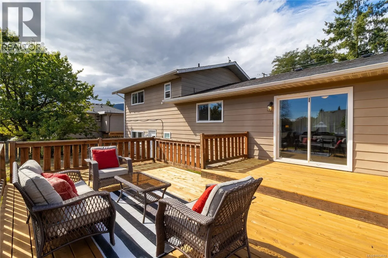 2112 Boxwood Rd