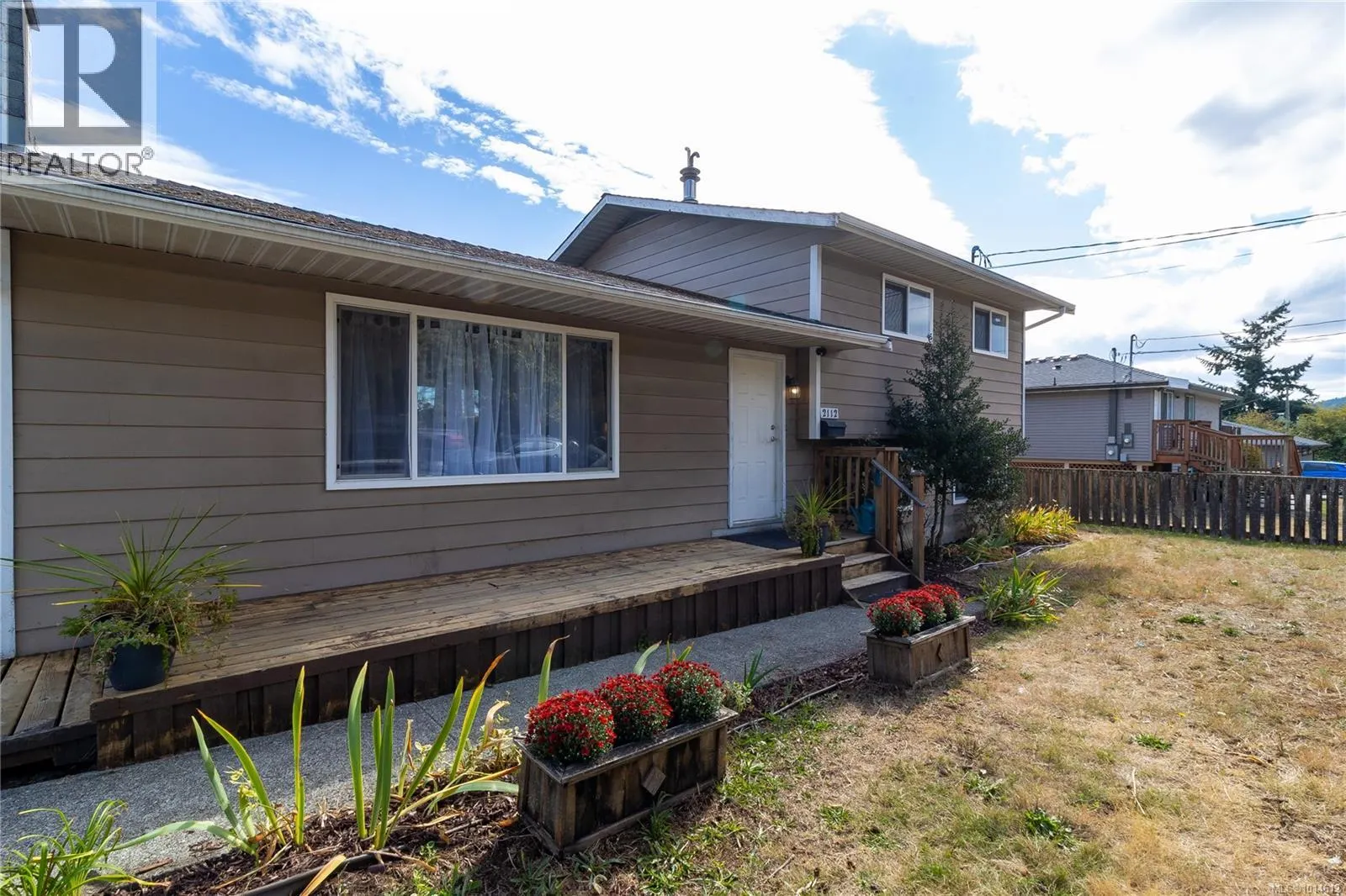 2112 Boxwood Rd