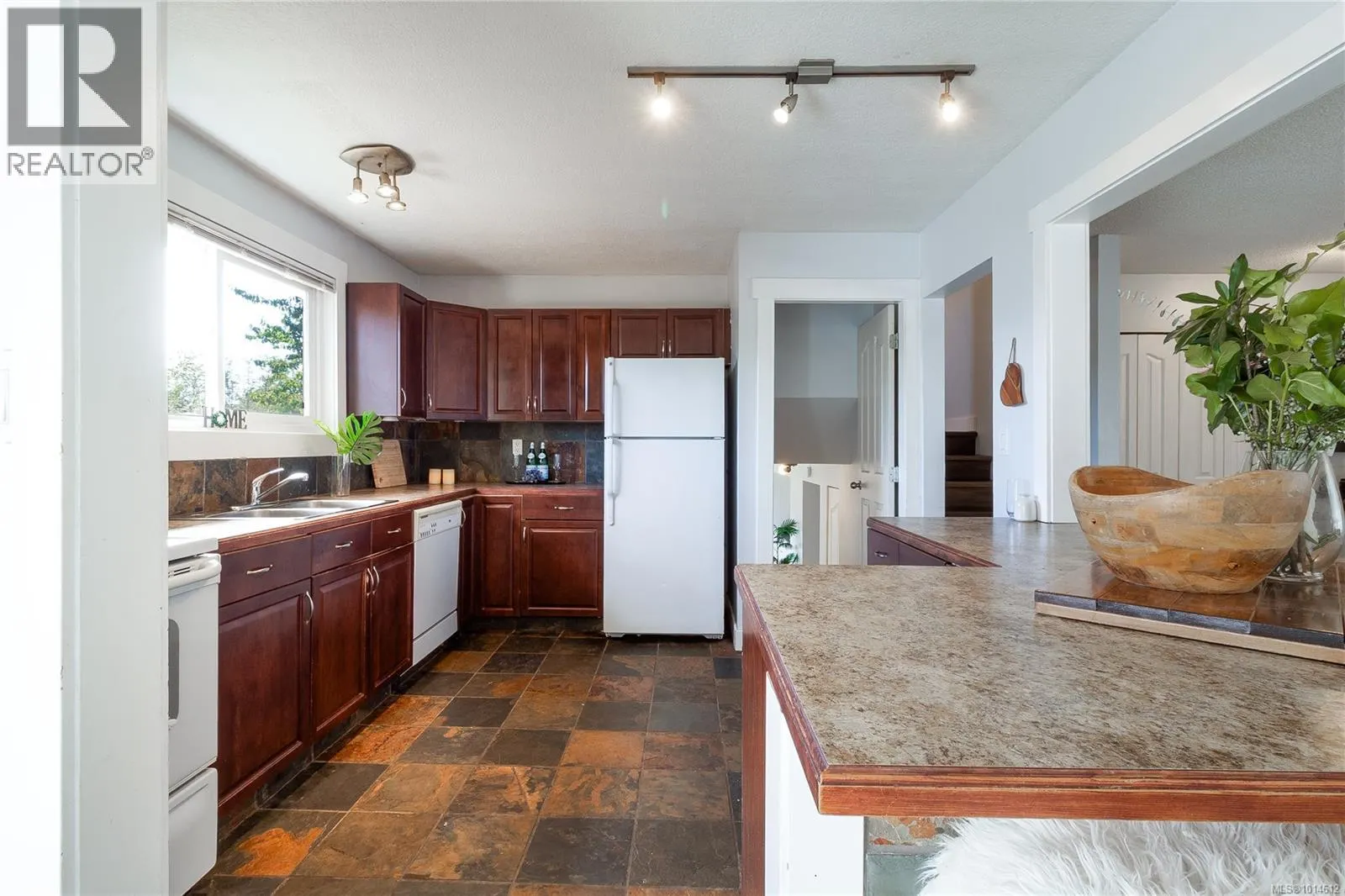 2112 Boxwood Rd