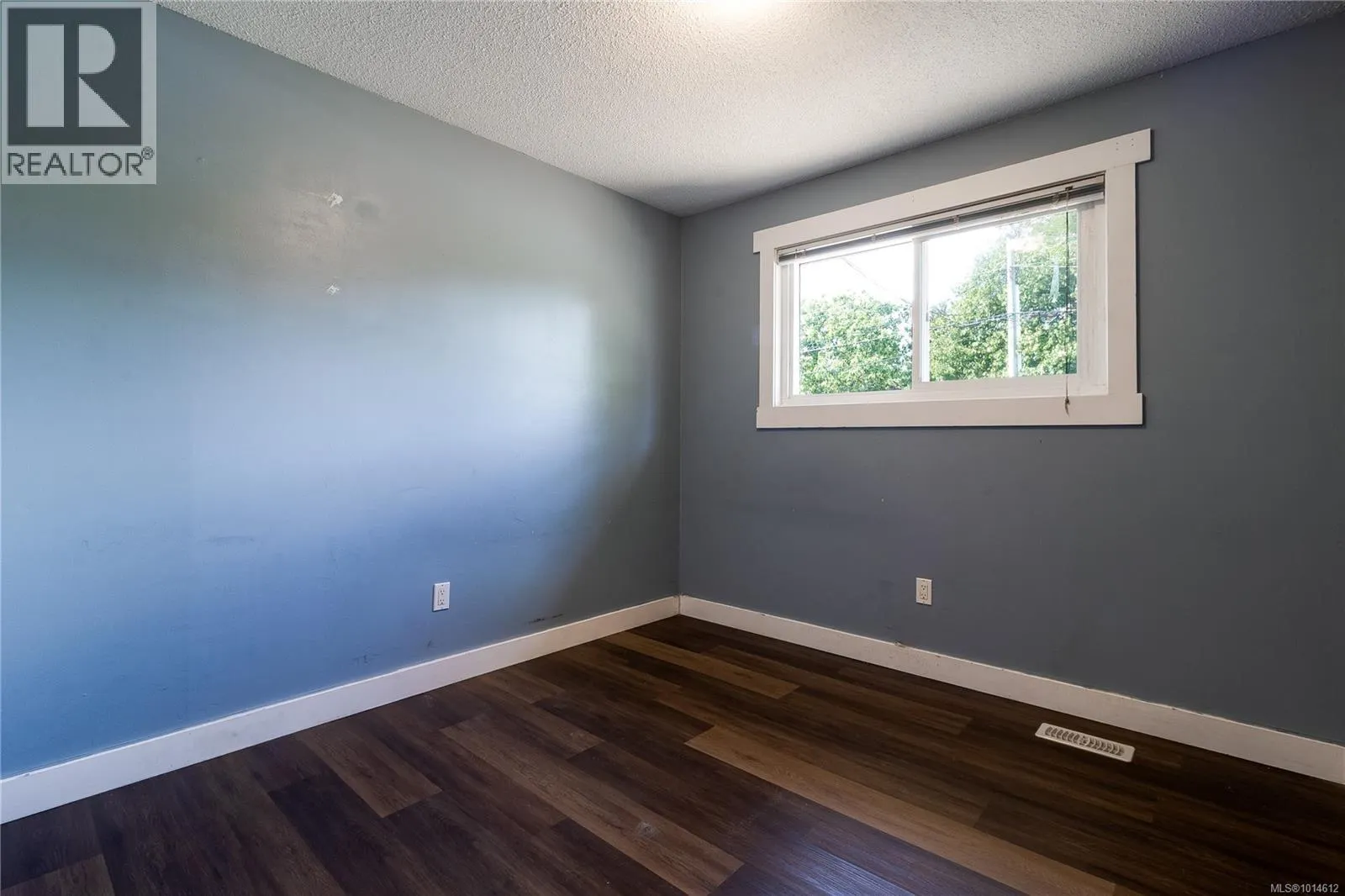 2112 Boxwood Rd