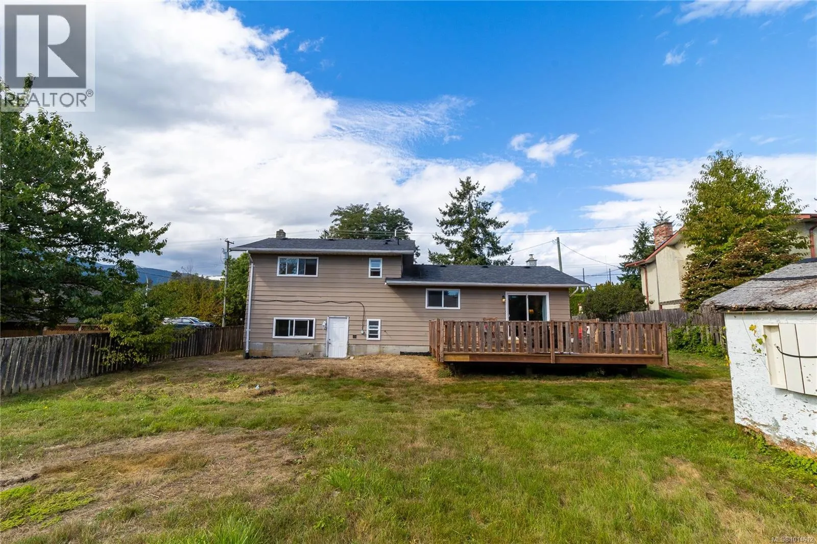 2112 Boxwood Rd