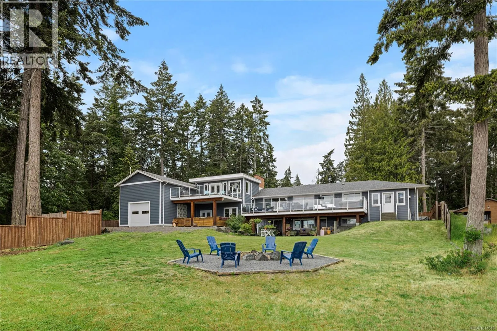 6445 Island Hwy W