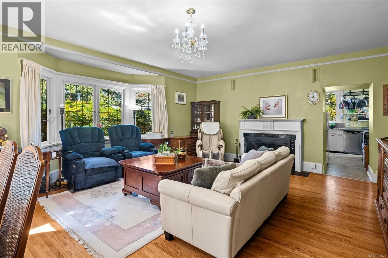 1043/1045 Belmont Ave