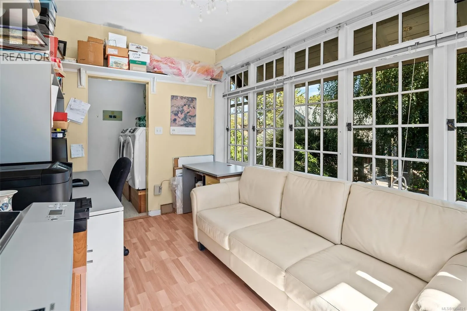 1043/1045 Belmont Ave