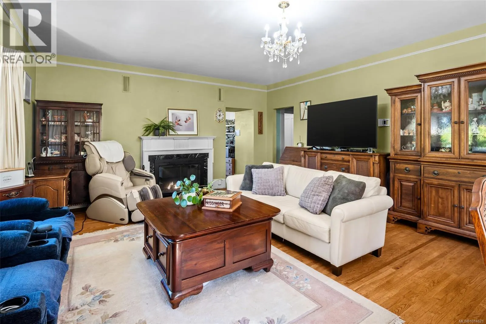1043/1045 Belmont Ave