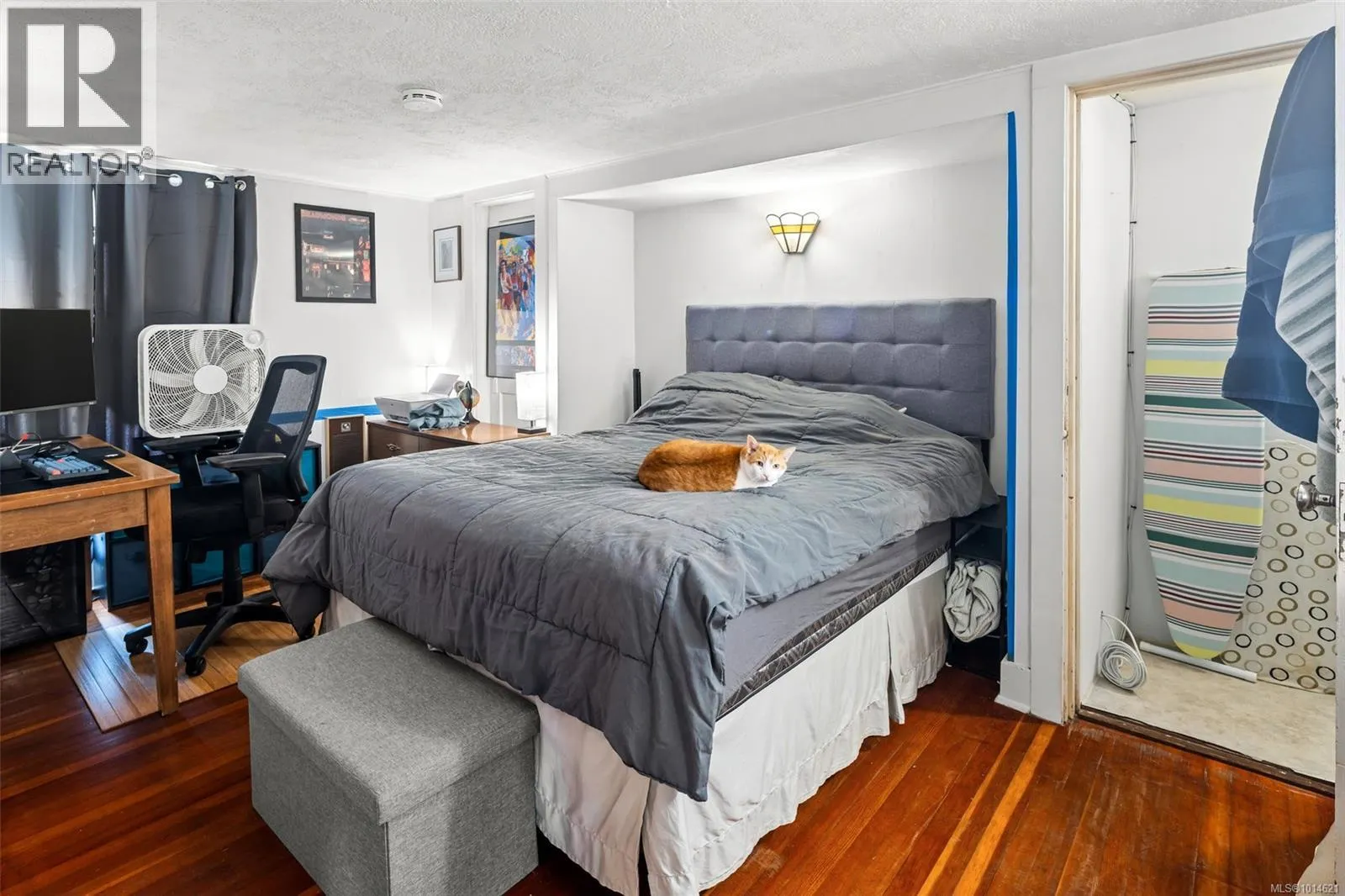 1043/1045 Belmont Ave