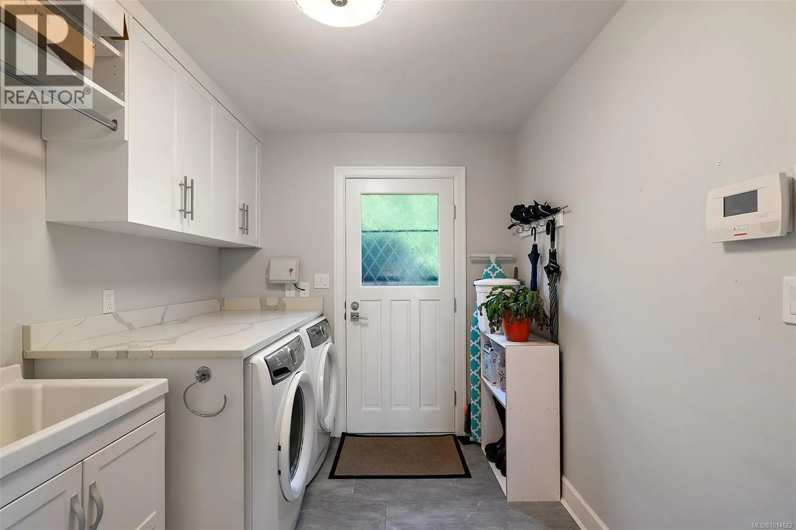 3998 Cedar Hill Rd