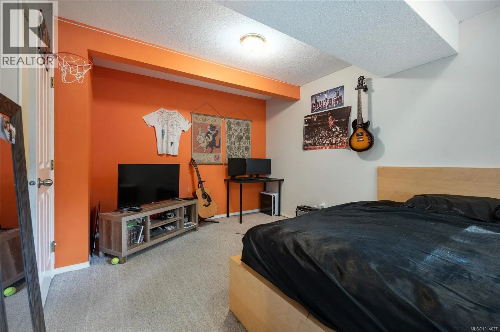 6427 Nidri Pl