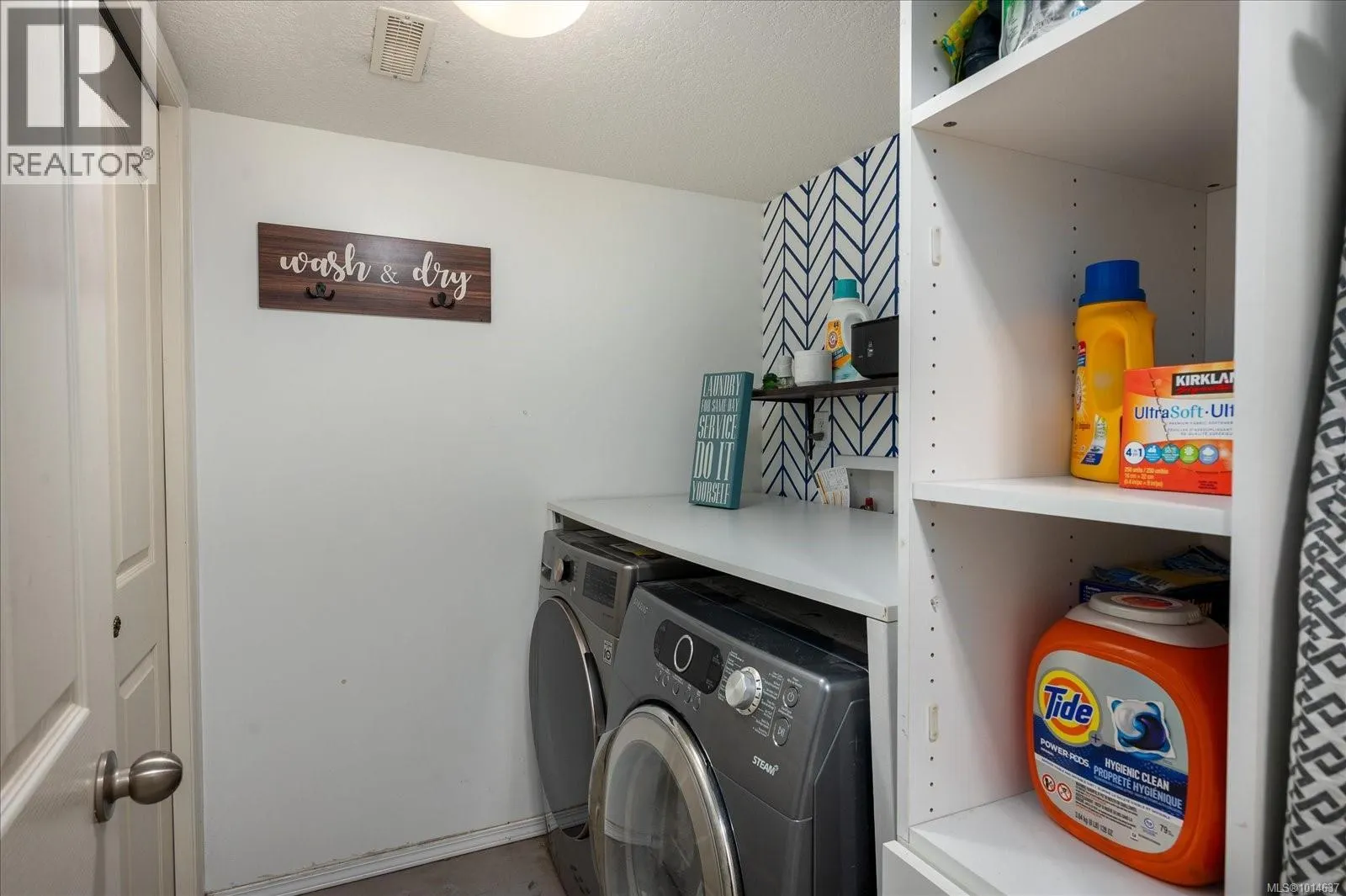 6427 Nidri Pl