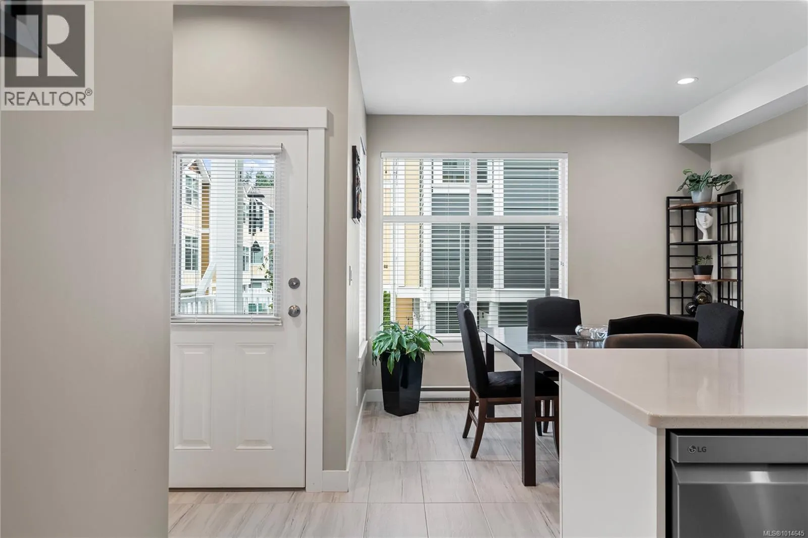 132 6057 Doumont Rd