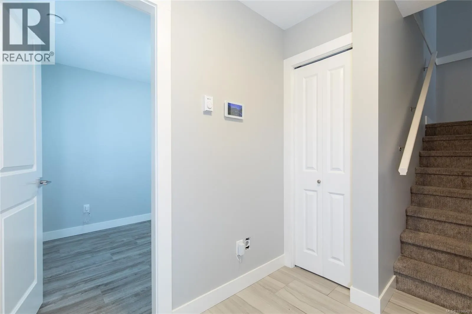 557 Lori Pl