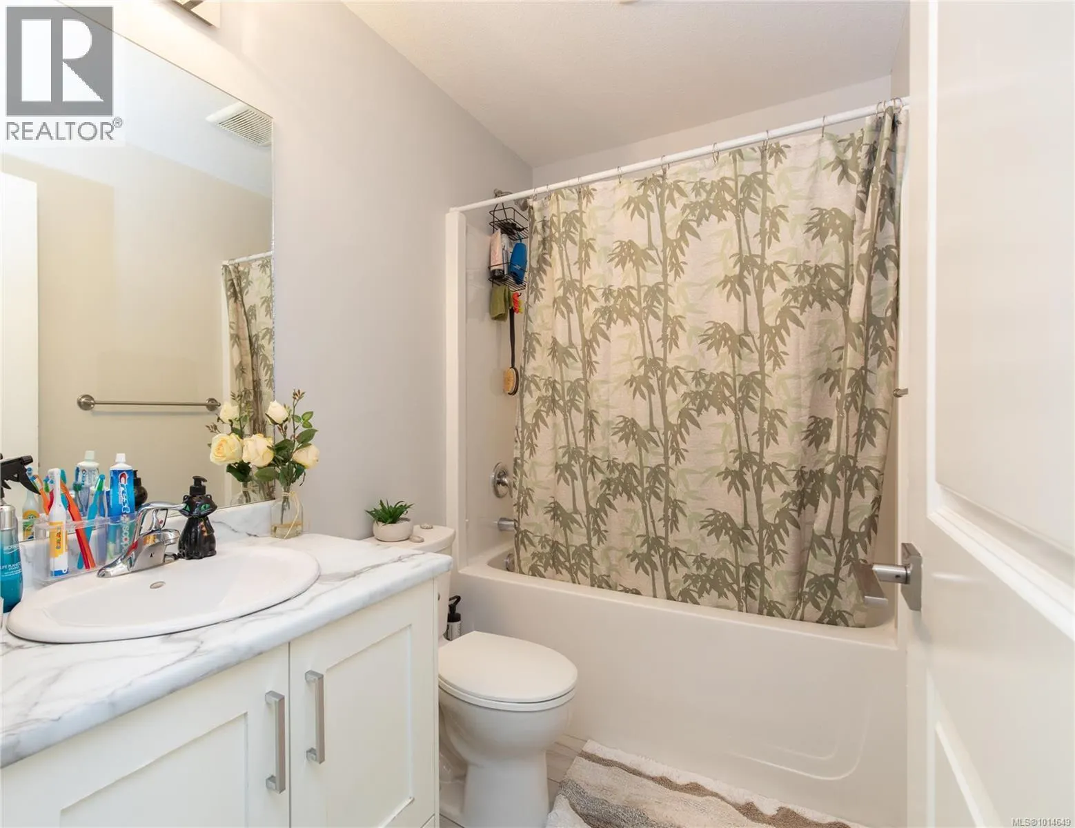 557 Lori Pl