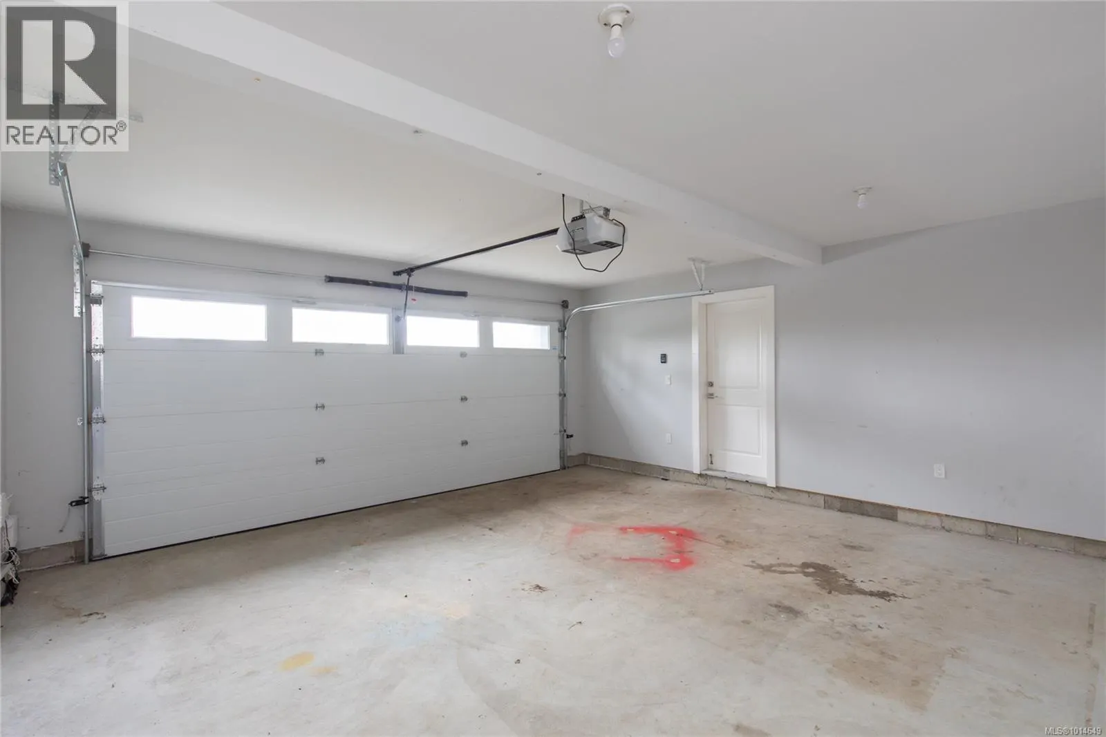 557 Lori Pl