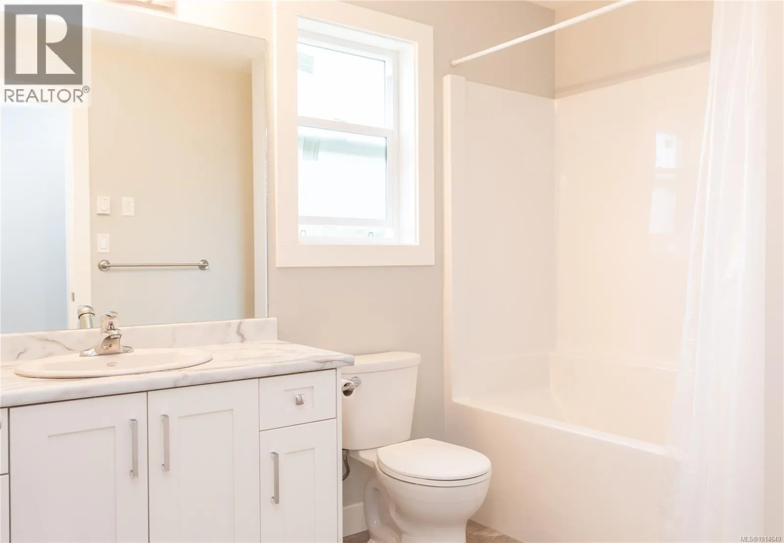 557 Lori Pl