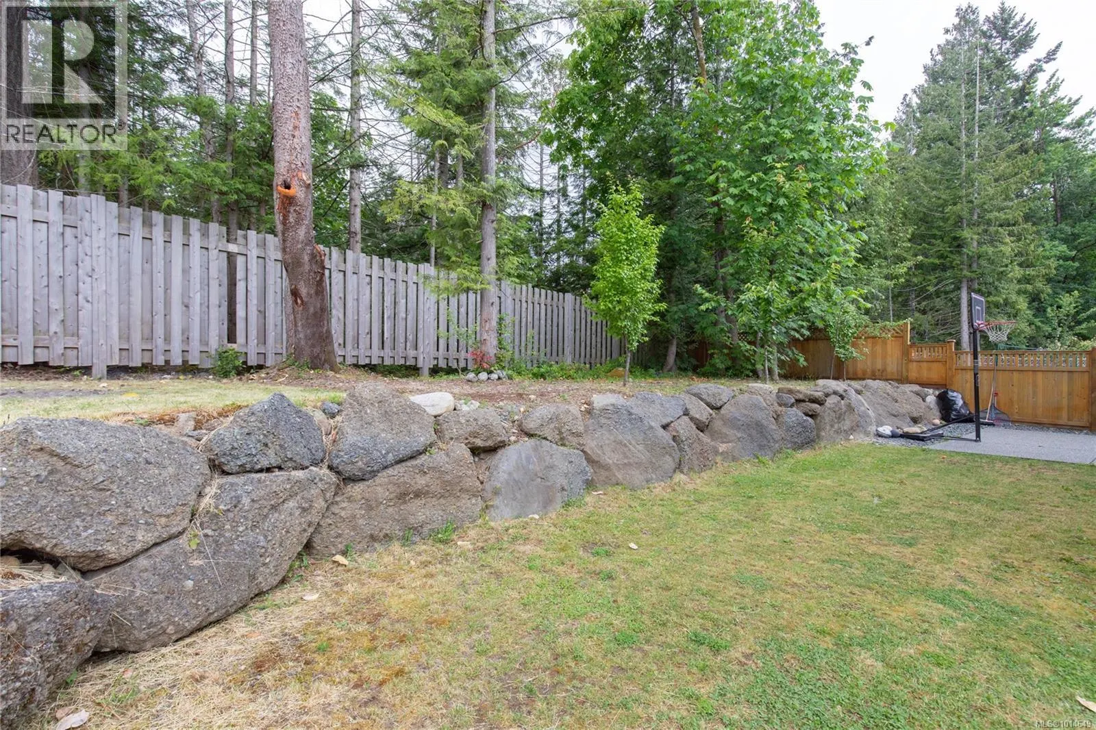 557 Lori Pl