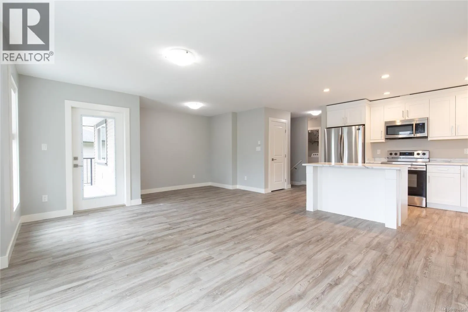 557 Lori Pl
