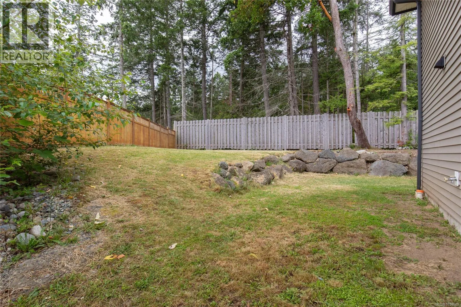557 Lori Pl