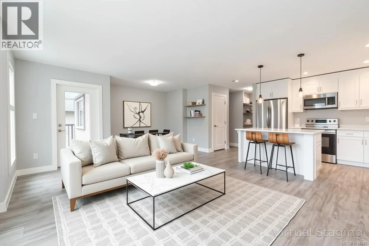 557 Lori Pl