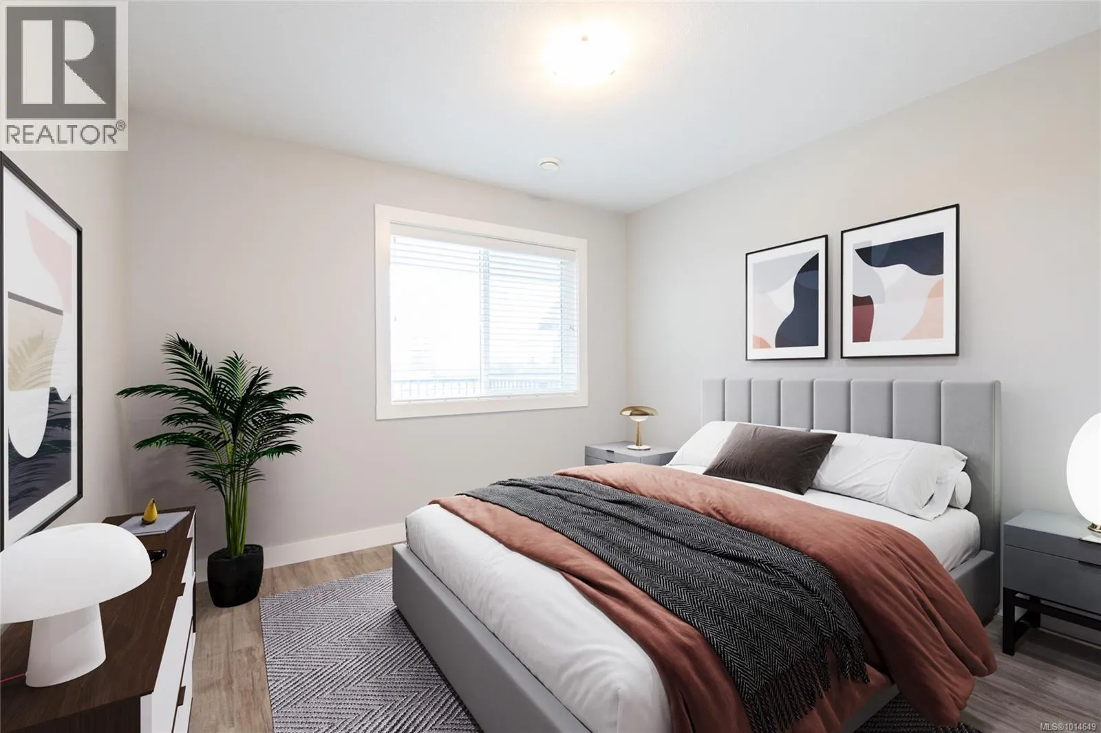 557 Lori Pl