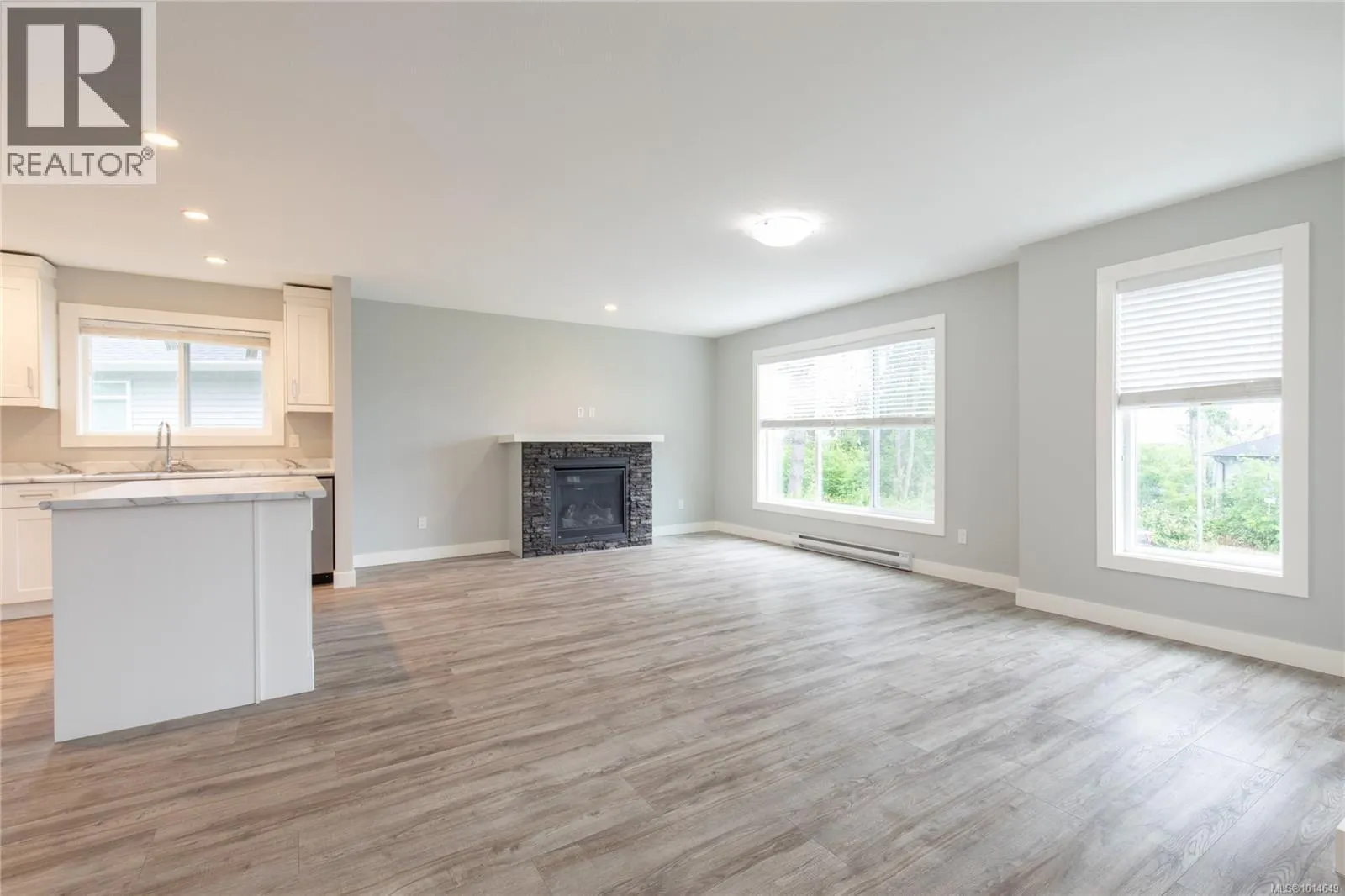 557 Lori Pl