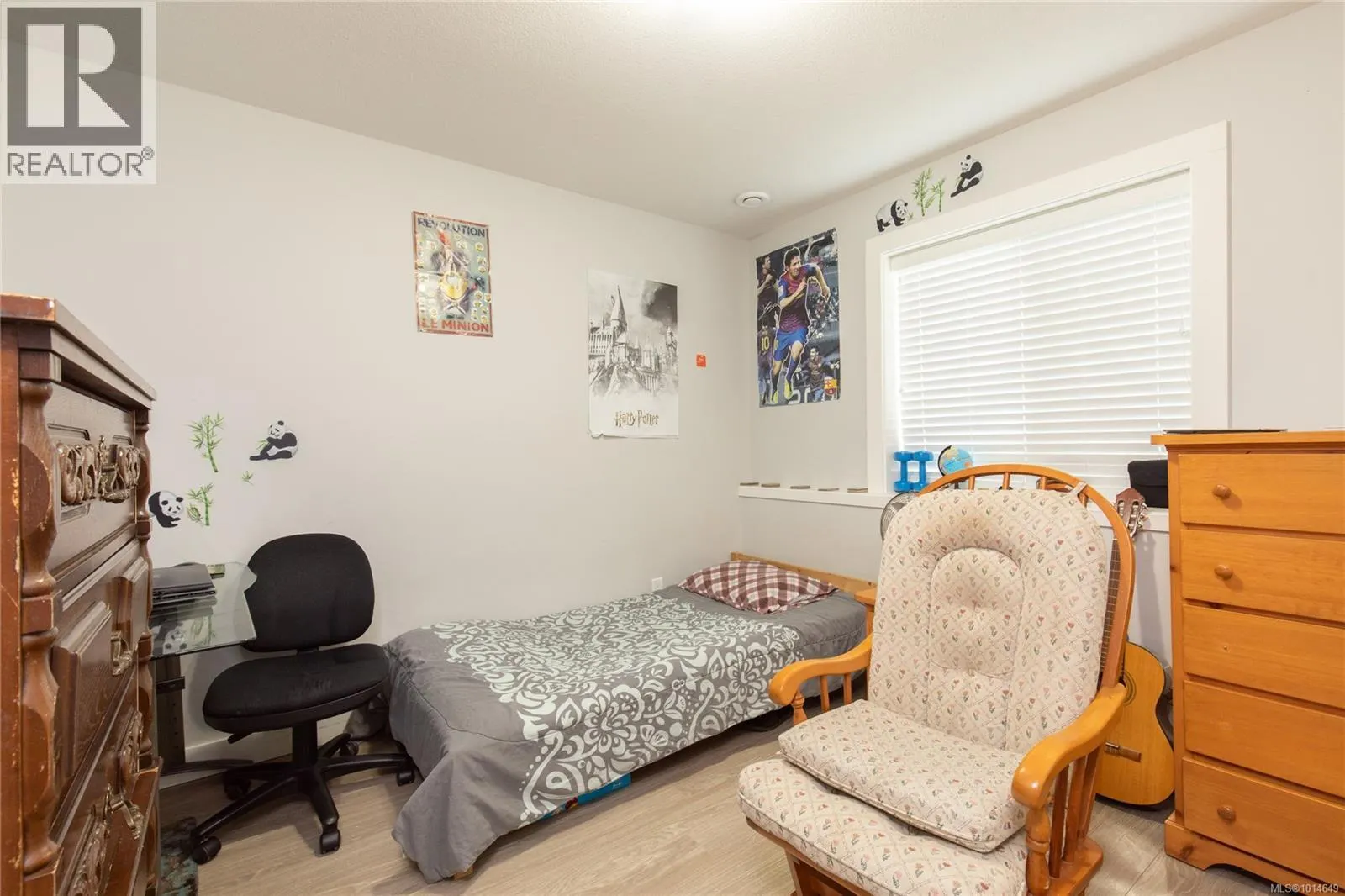 557 Lori Pl