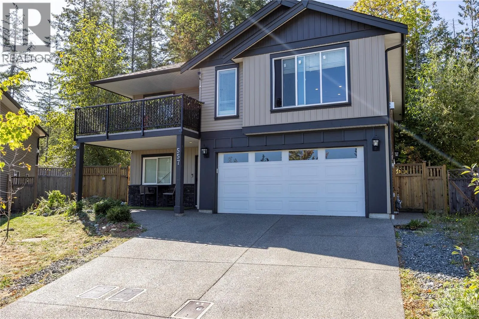 557 Lori Pl