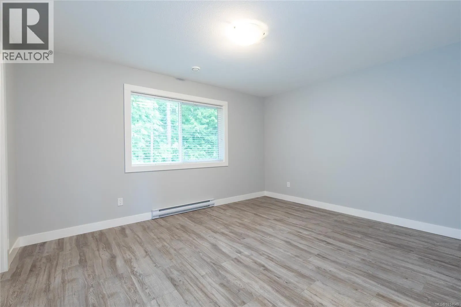 557 Lori Pl