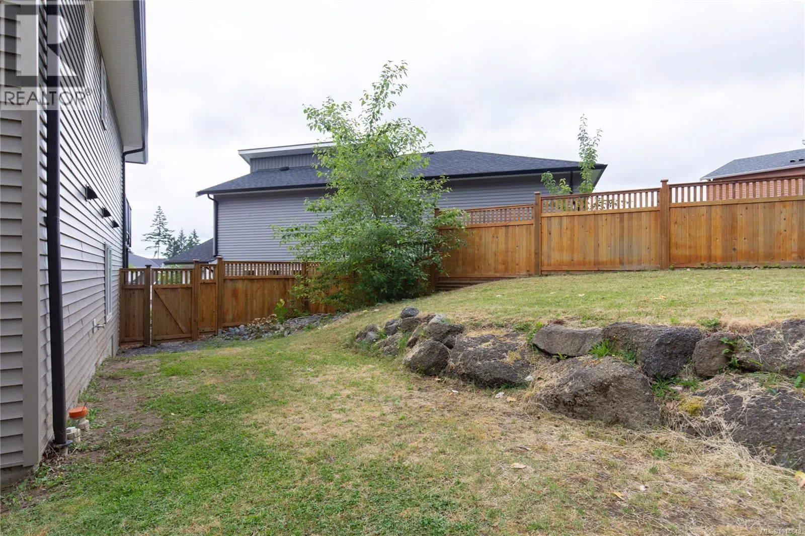 557 Lori Pl
