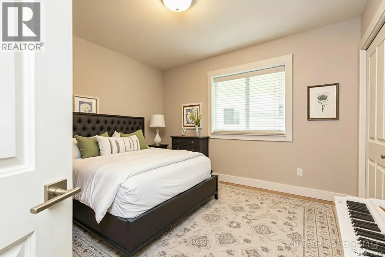 557 Lori Pl