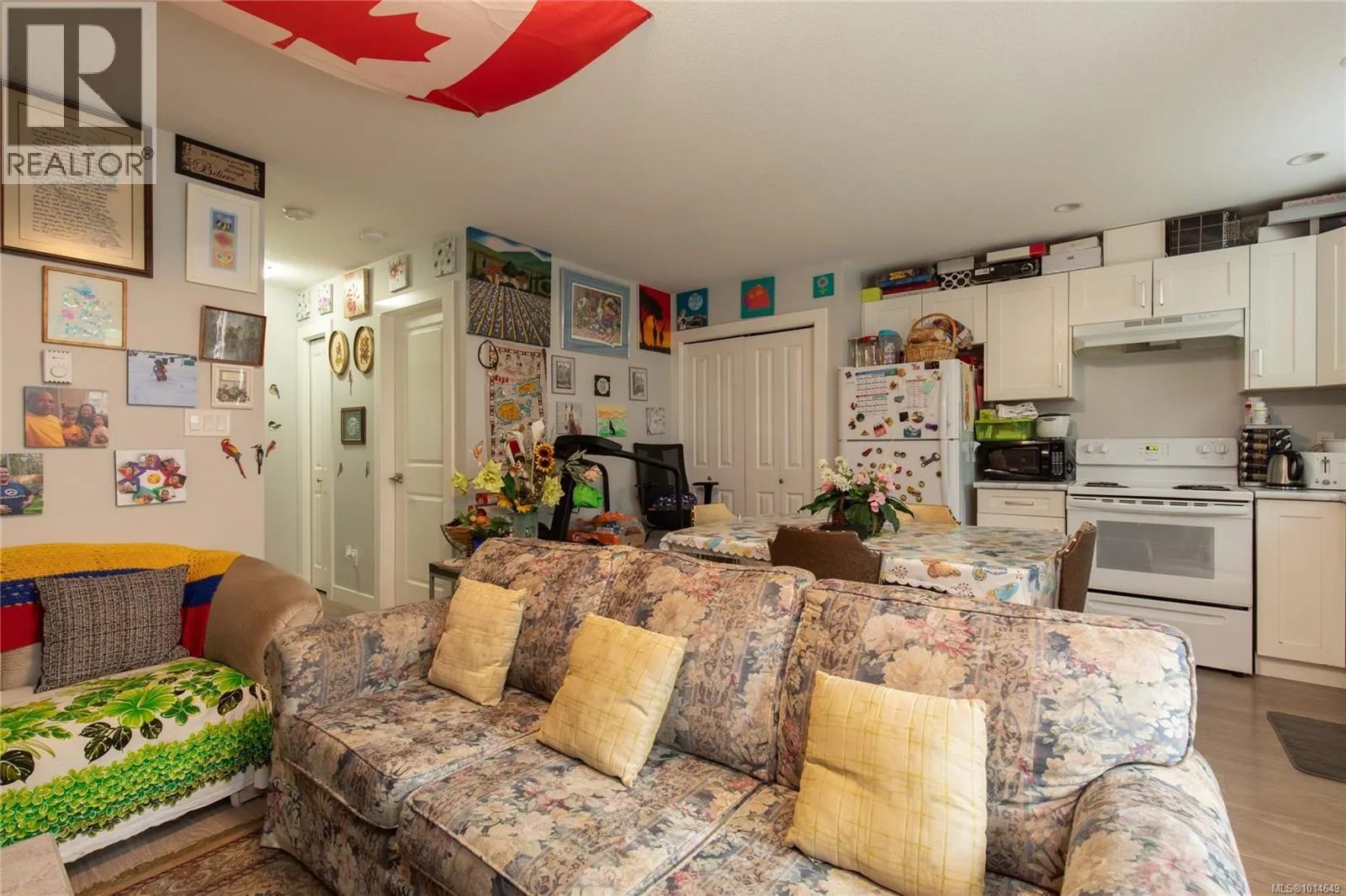 557 Lori Pl