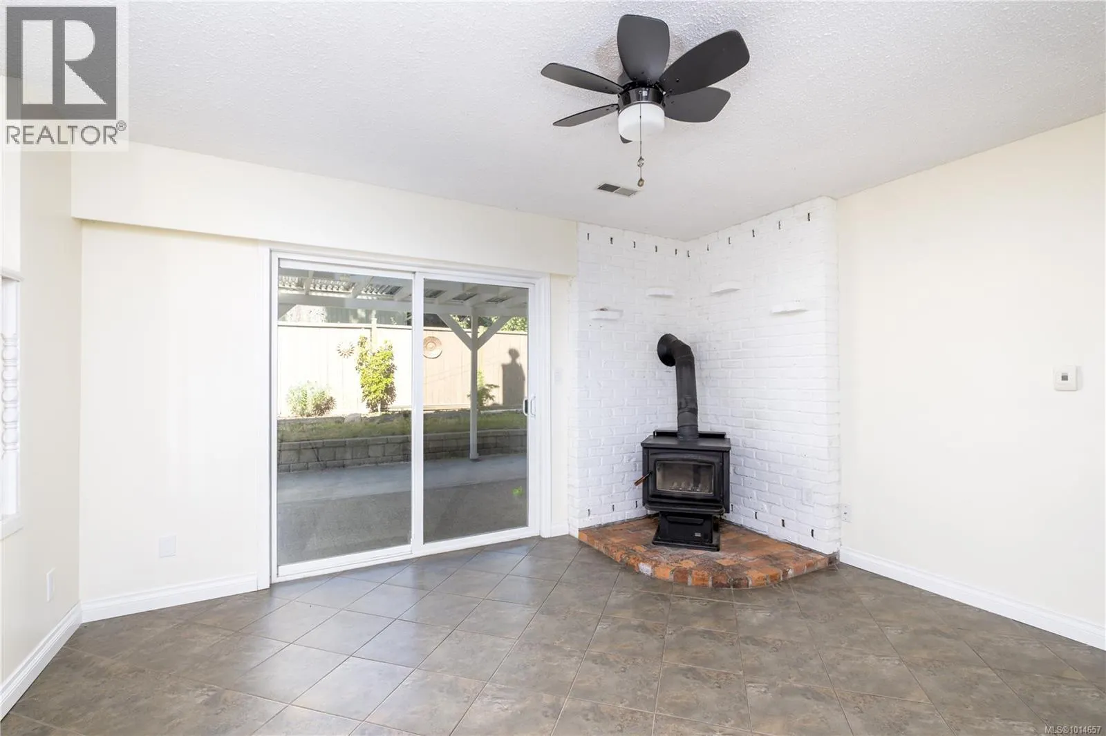 757 Lorne Cres