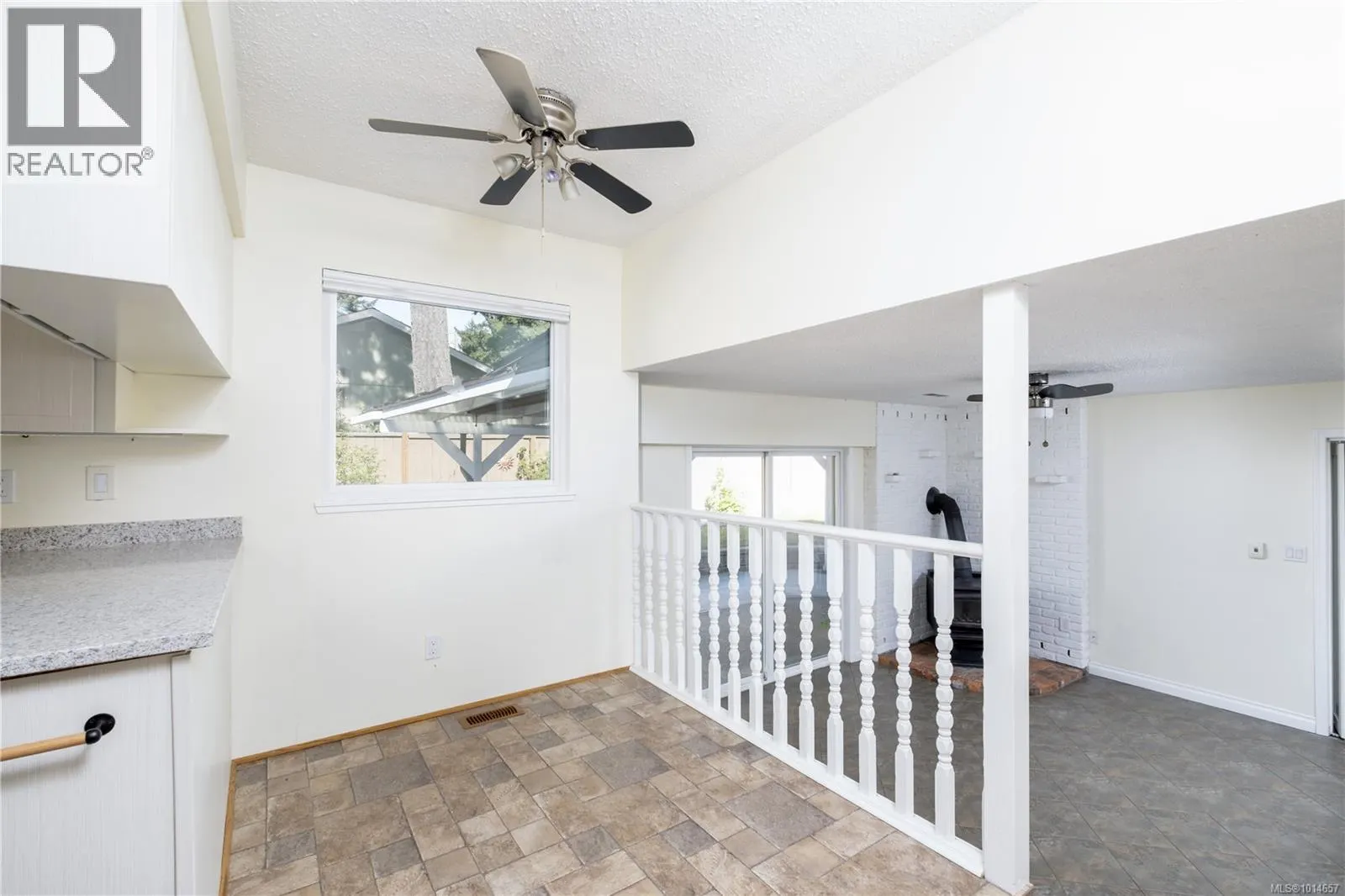 757 Lorne Cres